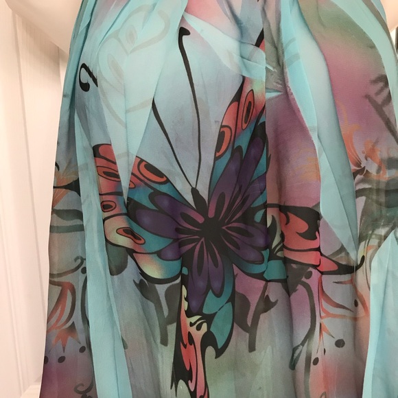 Gorgeous one size Butterfly shirt . - Picture 5 of 8